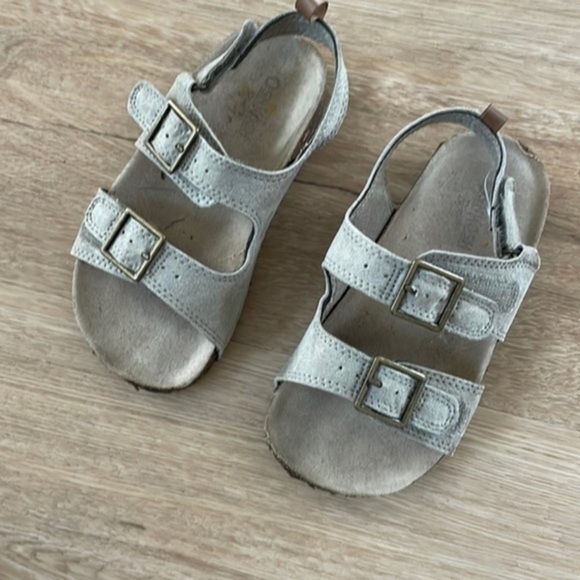 Oshkosh Sandals - Picture 1 of 2